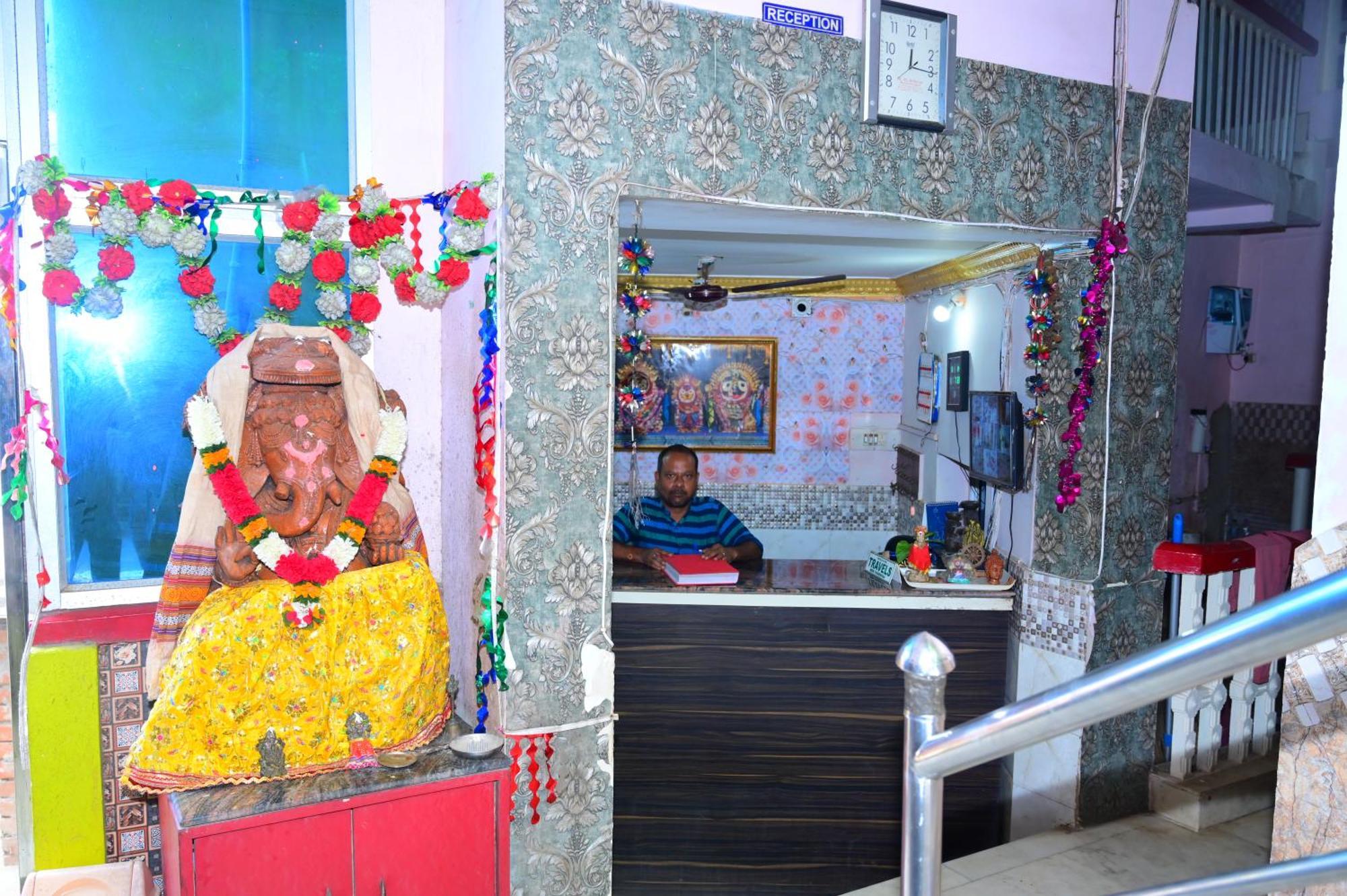 Mor Hotel Beach Heaven-স্বর্গদ্বার গোল্ডেন বিচ এবং মন্দিরের কাছে হোটেল বিচ হেভেন- Near Golden Beach & Temple Best Selling & Best Choice Of Travellers Puri Dış mekan fotoğraf